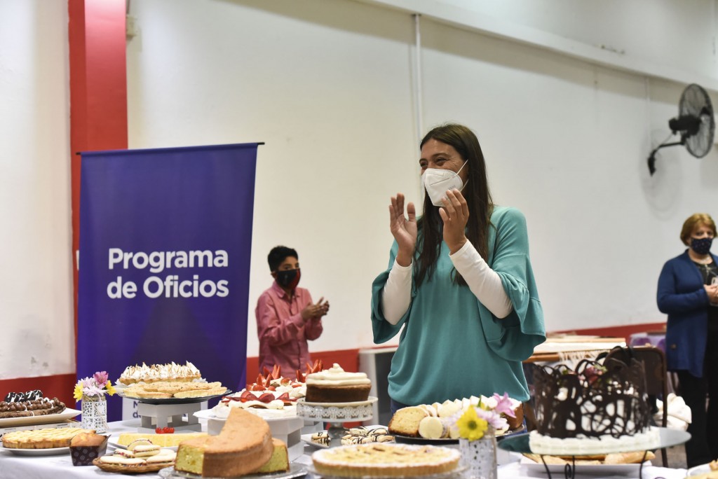 Programa de Oficios: Elisa Abella destacó el compromiso de los egresados y anticipó que habrá nuevas propuestas