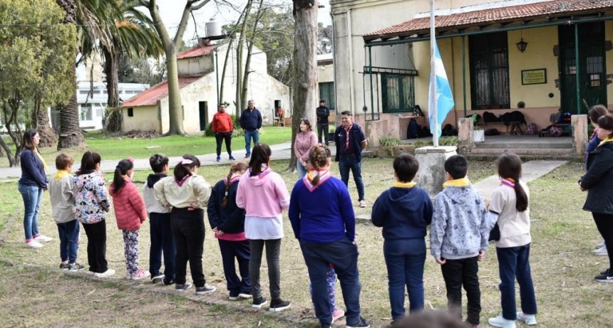 En el Día del Guía de Patrulla y del Dirigente Scout, Alonso y Ortega visitaron al Grupo Scout Monseñor Espósito