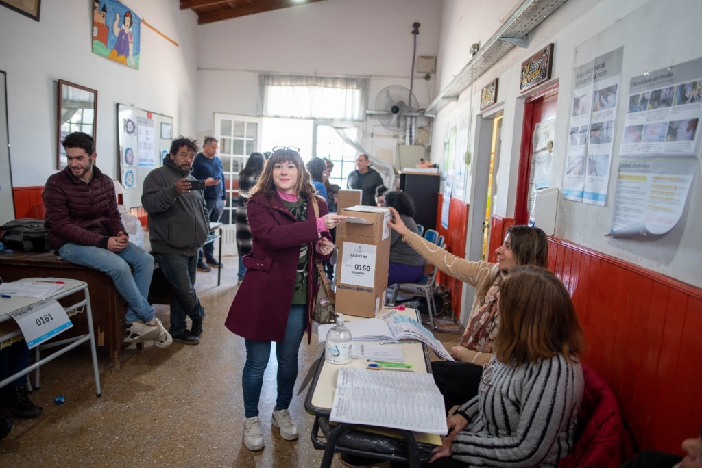 Soledad Alonso votaba en la Escuela 6 de Ruta 6