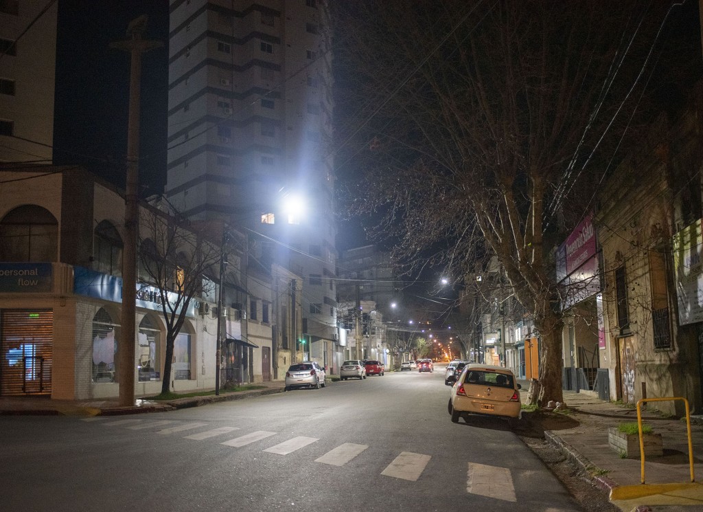 El plan municipal de reconversión a LED avanza en el casco céntrico
