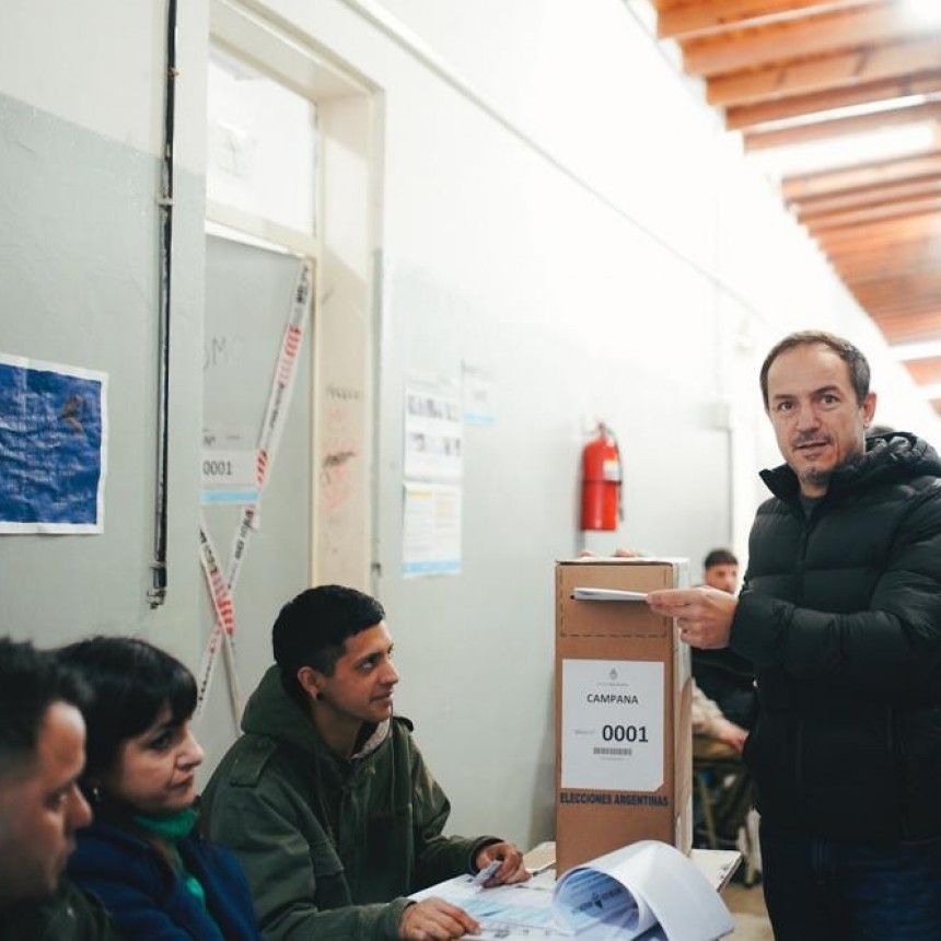 Elecciones P.A.S.O en Campana : el Intendente fue el primer candidato en votar