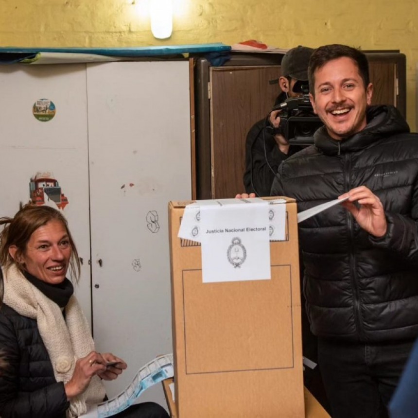 Alejo Sarna emitió su voto en la Escuela Nº 23 de la Calle Arenales