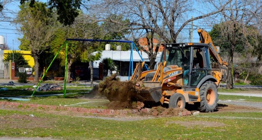 Las Acacias: el Municipio comenzó la obra de puesta en valor de la plaza