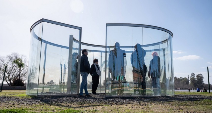 Escuela de Arte “Ricardo Carpani” de Campana recibió una charla sobre arte contemporáneo 