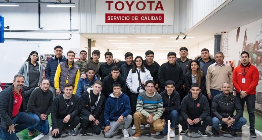 Prácticas profesionales en Toyota: estudiantes de escuelas técnicas de todo el país comenzaron su experiencia con el programa M.E.T.A.