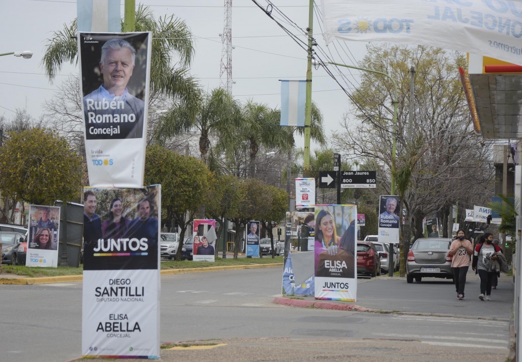 El Municipio retira la cartelería electoral instalada en la vía pública