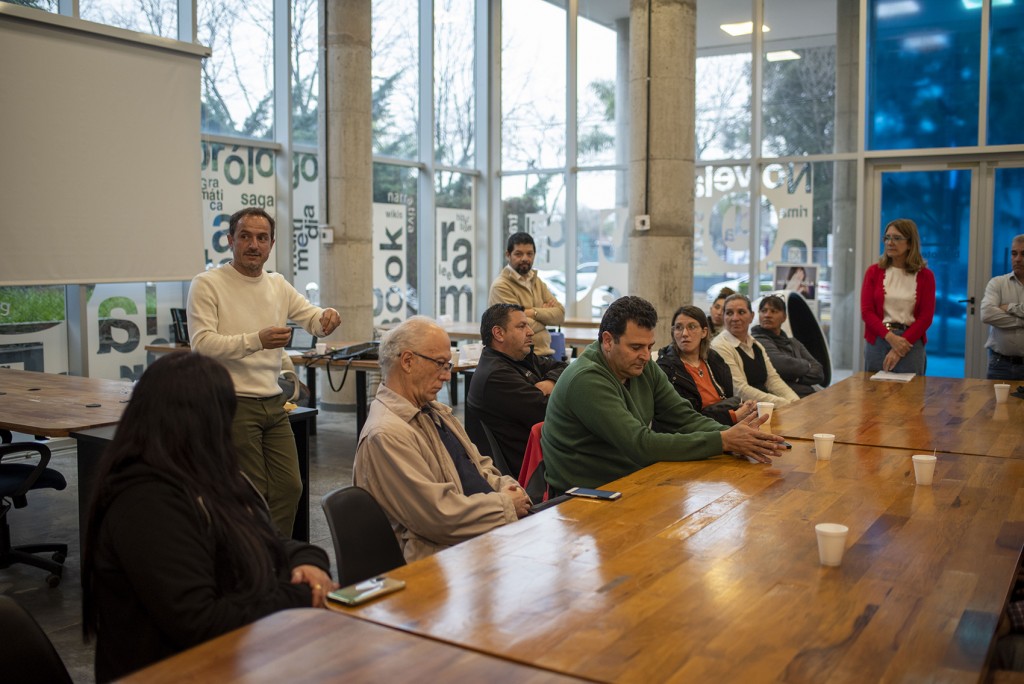 Importante reunión de trabajo entre Abella y sociedades de fomento para impulsar los foros de participación ciudadana