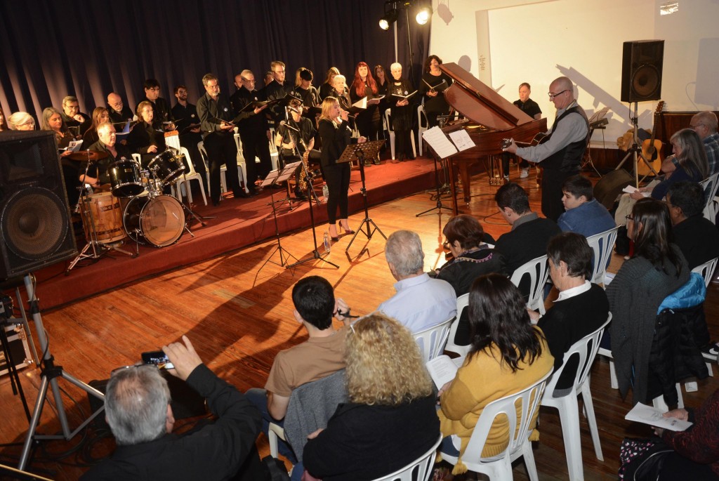 Tony Moreyra tuvo un emotivo y merecido homenaje