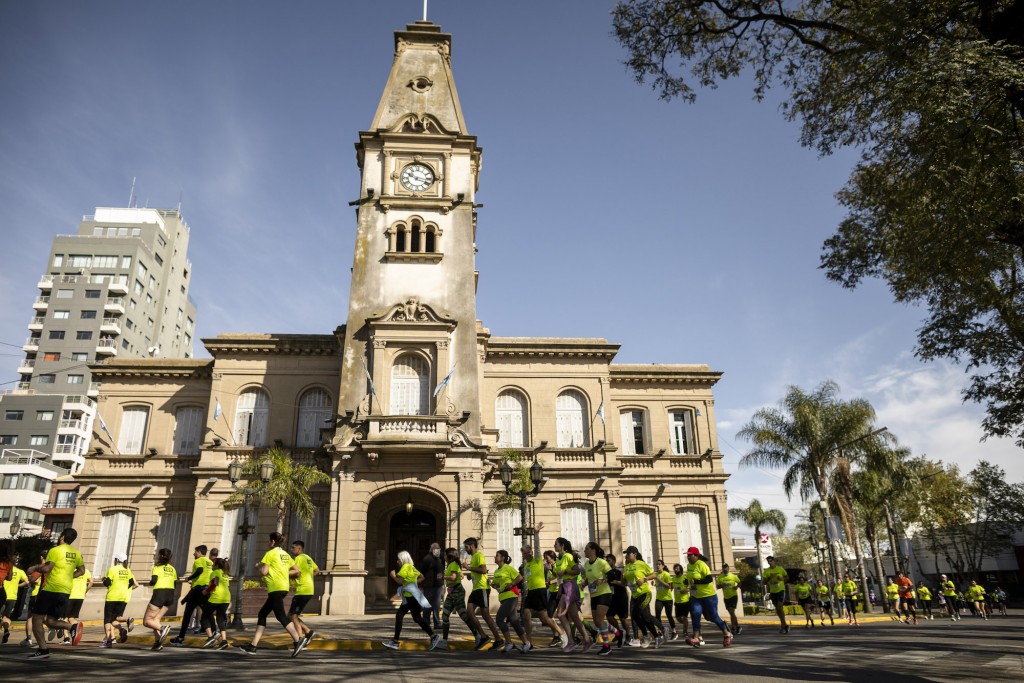 Con participación récord, la 10K Tenaris celebró el deporte, la superación personal y la solidaridad