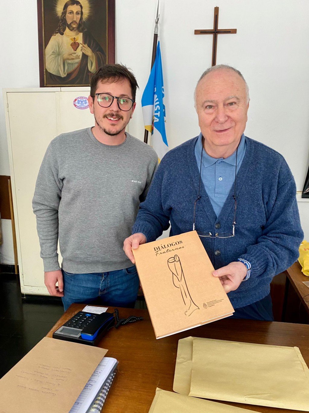 EL LIBRO DIÁLOGOS FRATERNOS DEL MINISTERIO DEL EXTERIOR LLEGÓ A BRASIL DESDE CAMPANA 