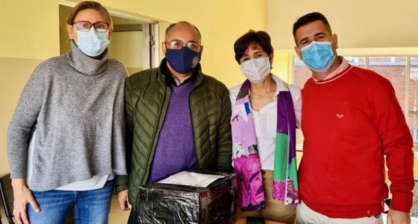 Rotary Club Campana entregó donaciones