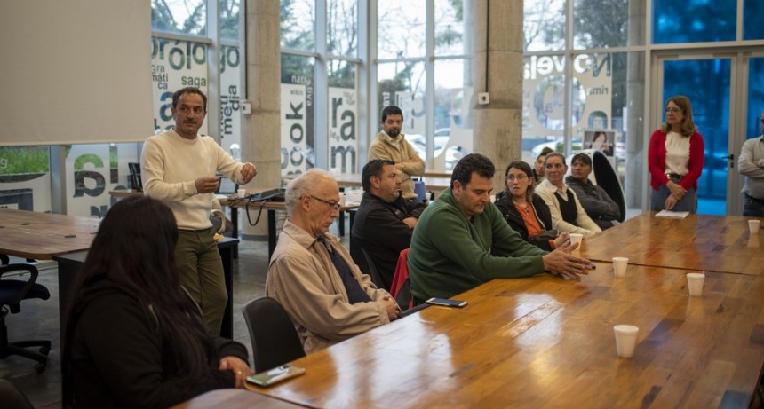 Importante reunión de trabajo entre Abella y sociedades de fomento para impulsar los foros de participación ciudadana