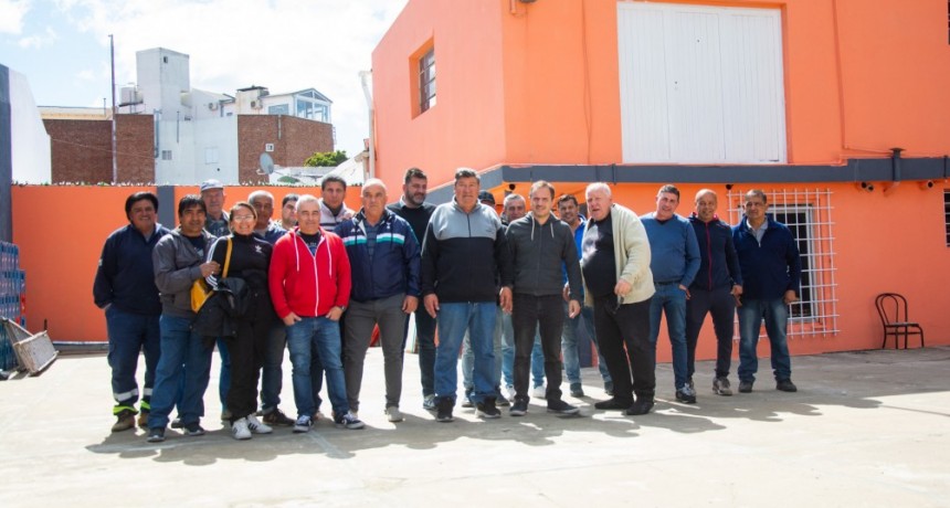 Abella visitó el Club América tras la importante puesta en valor realizada por el Municipio