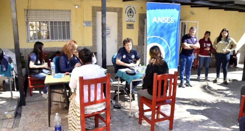 IMPULSADO POR CARLOS ORTEGA LA ANSES VISITA LOS BARRIOS DE CAMPANA