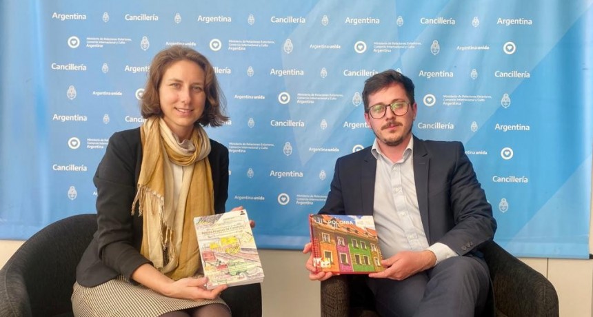 EL LIBRO BREVES RESEÑAS DE CAMPANA LLEGÓ A LA EMBAJADA POLACA
