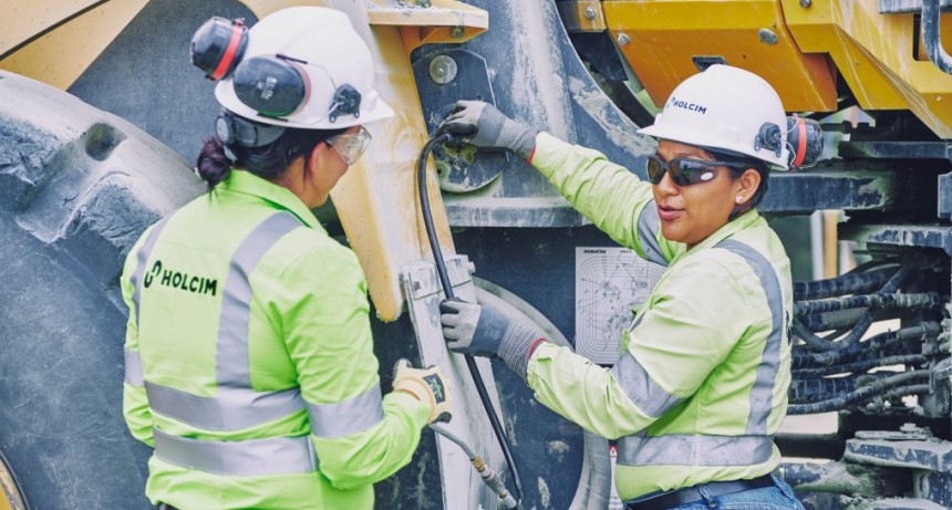 Holcim busca profesionales en Argentina: cómo postularse y los requisitos