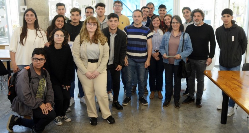 Alumnos de la Escuela Técnica “Luciano Reyes” se preparan para participar del Desafío ECO YPF