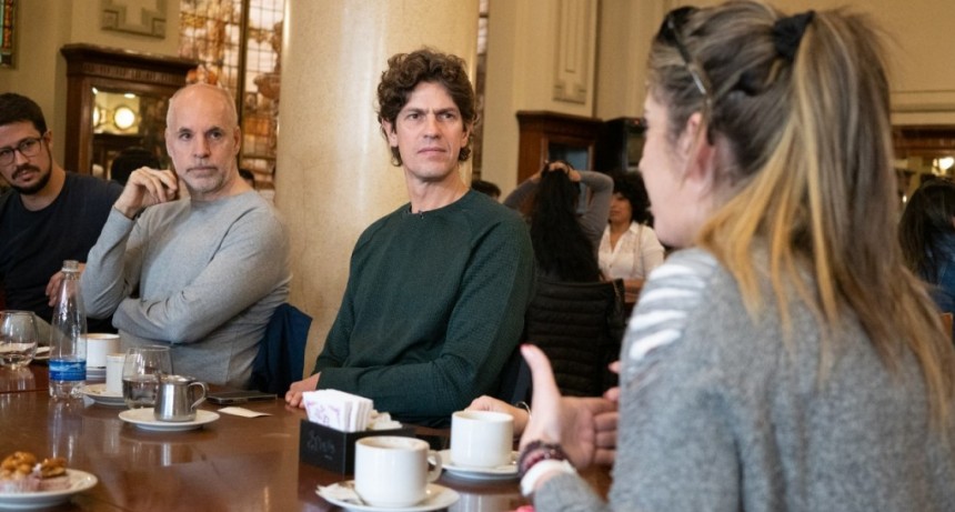 Rodríguez Larreta y Lousteau compartieron un café con vecinos de Almagro y escucharon propuestas para mejorar el barrio