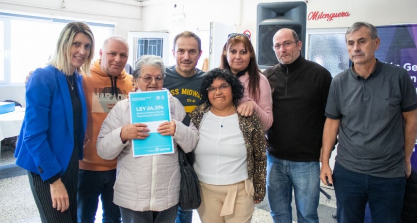 El Intendente entregó más de 100 escrituras a familias campanenses