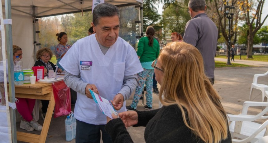 COVID-19: instan a mantener actualizado el esquema de vacunación ante suba de casos en el país