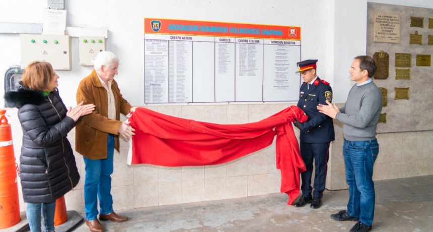 Abella acompañó el acto por el 74° aniversario de la creación de la Asociación de Bomberos Voluntarios 