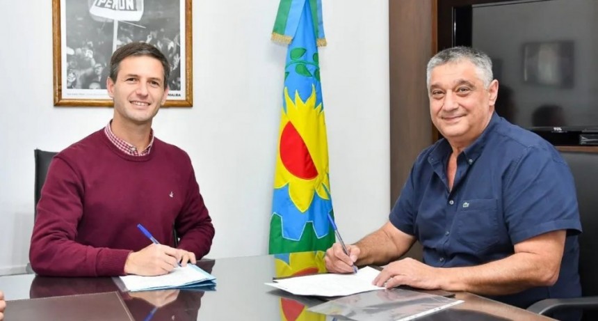 Carlos Ortega firma acuerdo con diversos municipios para facilitar el acceso a la vivienda