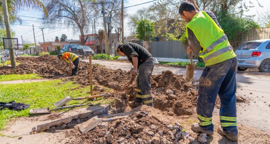La Esperanza: Abella supervisó el inicio de la última etapa de construcción de la red cloacal