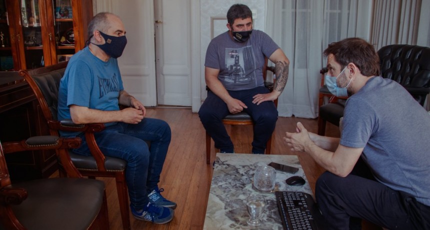 El Intendente se reuni&oacute; con representantes de la pe&ntilde;a &ldquo;Campana es de Boca&rdquo;