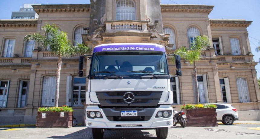 Un nuevo camión con batea se suma a la flota municipal