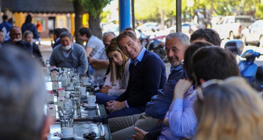 TRAS PARTICIPAR DEL COLOQUIO DE IDEA, SANTILLI SALE DE RECORRIDA POR SEIS MUNICIPIOS