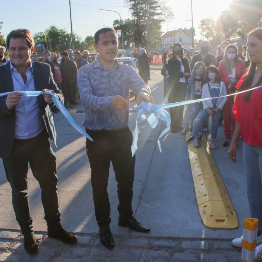 Abella encabezó la apertura de la calle de la nueva Costanera en un hecho histórico para la ciudad