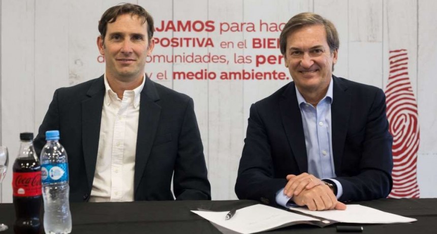 Coca-Cola Andina firma histórico acuerdo con Geocycle para aumentar el recupero de PET 