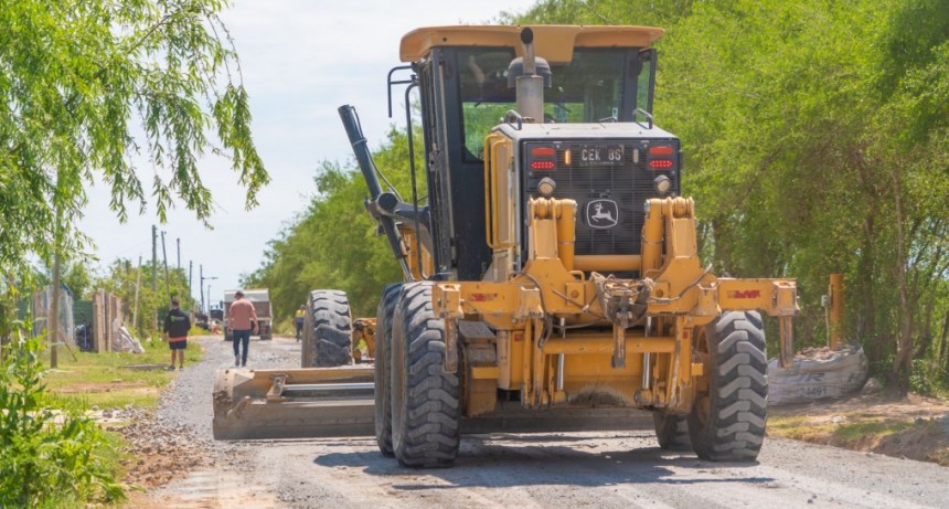 Las Praderas: el Municipio suma calles de escoria a la obra hidráulica y la pavimentación 