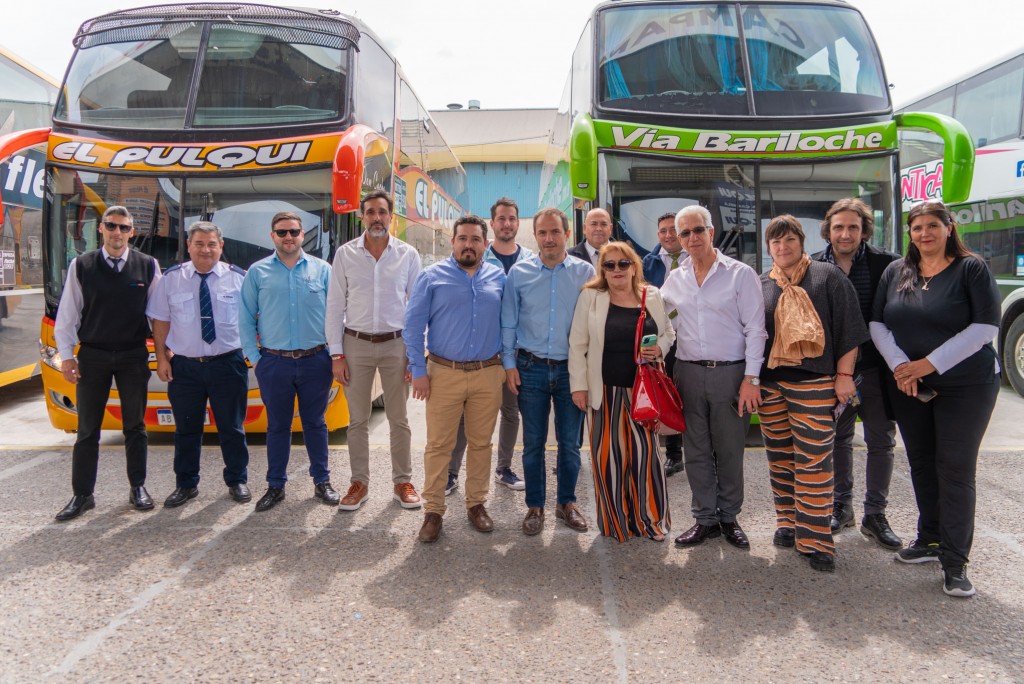 Abella visitó las obras de renovación de la Terminal de Ómnibus