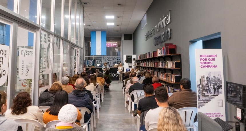 Poesías, imágenes fotográficas y coro para celebrar los 112 años de la Biblioteca Municipal  