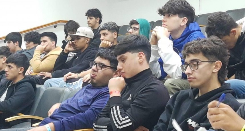 MAS DE 640 ESTUDIANTES DE ESCUELAS SECUNDARIAS PARTICIPARON EN PROGRAMAS DE LA UTN 