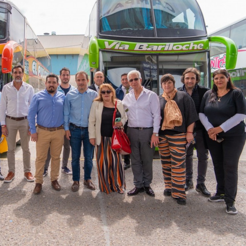 Abella visitó las obras de renovación de la Terminal de Ómnibus