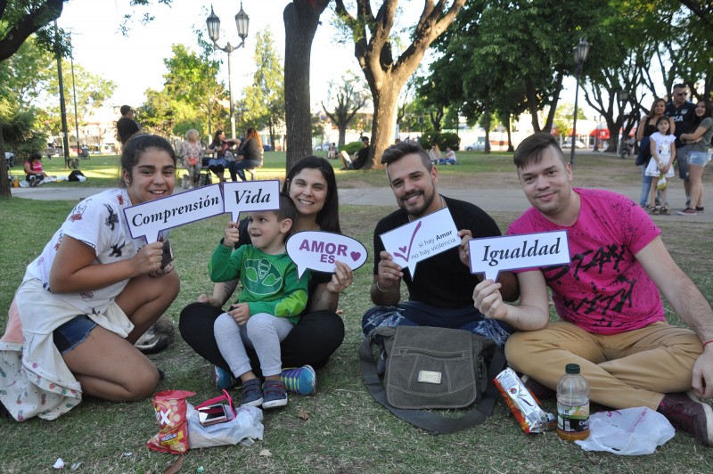Con una interesante propuesta artística, se conmemoró el Día de la eliminación de la violencia contra la mujer