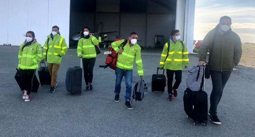 Las medidas de la pandemia :  LA PROVINCIA FORM&Oacute; UN EQUIPO ITINERANTE DE TERAPIA INTENSIVA PARA REFORZAR A LOS SERVICIOS ESTABLES  