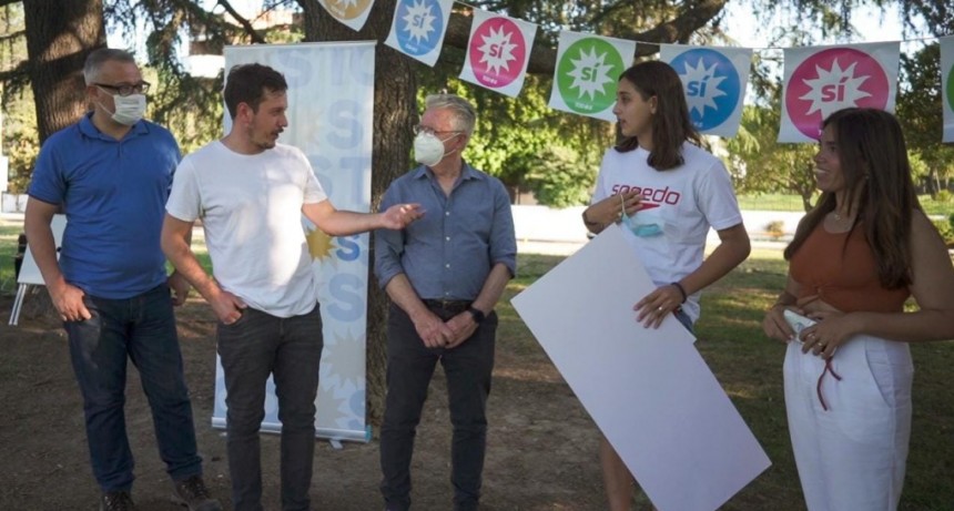 Fuerte apoyo a la nadadora campanense Agostina Hein