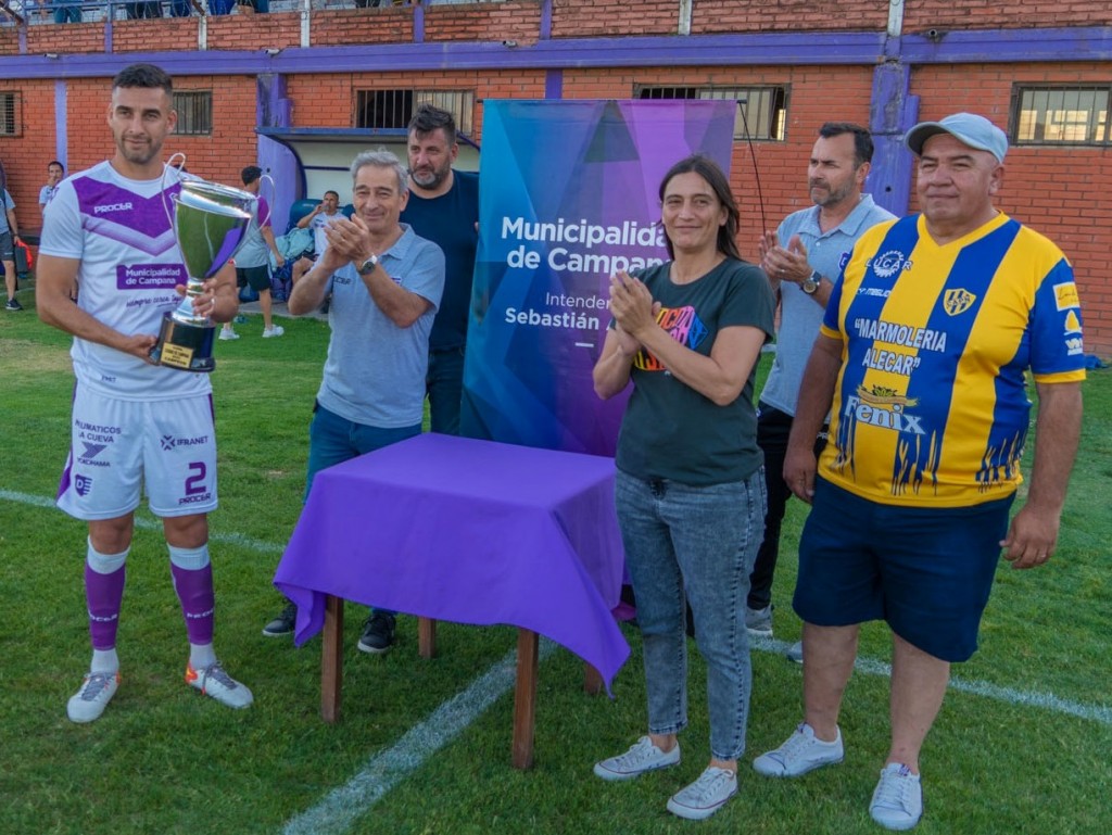 Francisco Carnero :  estamos buscando al nuevo entrenador