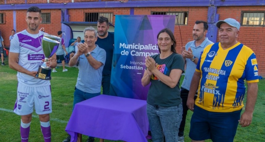 Francisco Carnero :  estamos buscando al nuevo entrenador