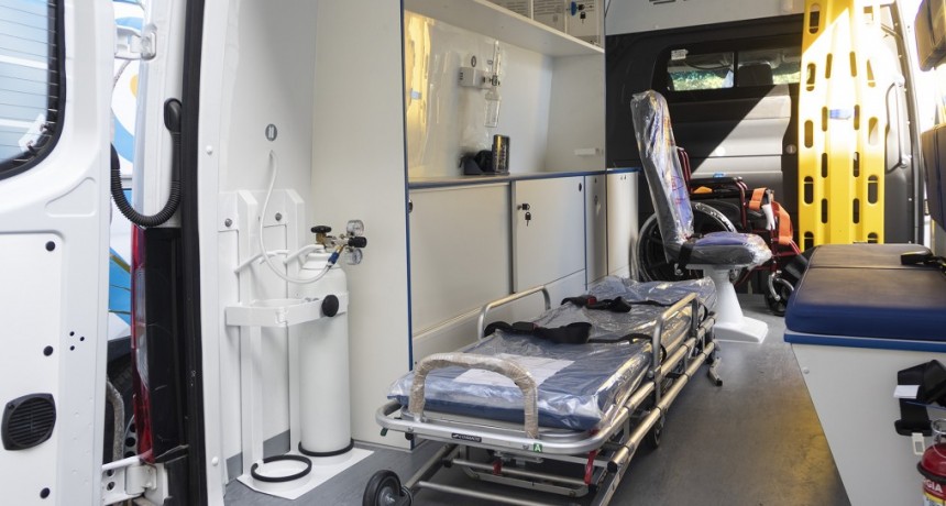 VIZZOTTI ENTREGA 52 AMBULANCIAS A LA PROVINCIA DE BUENOS AIRES 