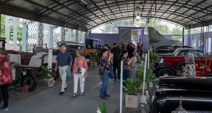 La Fiesta del Primer Automóvil volvió a convocar a miles de vecinos y turistas