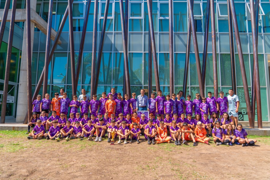 Abella recibió al Seleccionado de Fútbol de la Ciudad que participa del Mundialito de Carmen de Areco