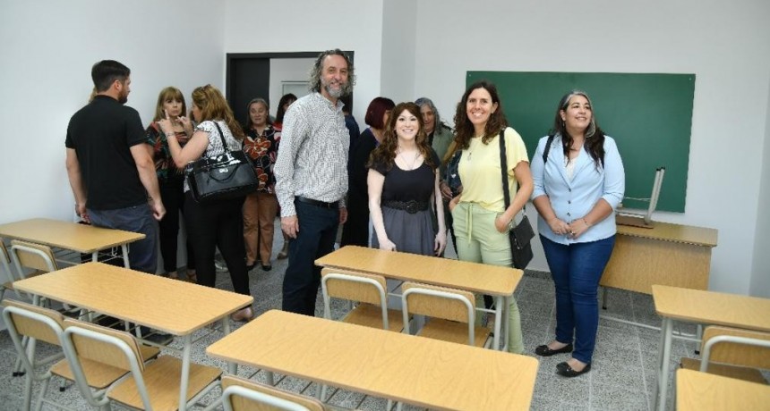 Alonso acompañó la apertura de la ampliación de la Escuela Primaria Nº18