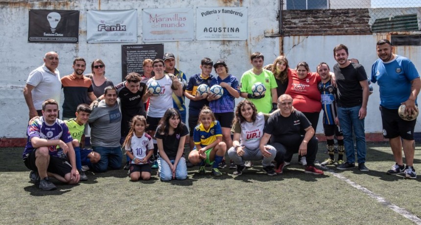 CAMPANA UP, LUGAR DE FUTBOL INCLUSIVO, RECIBIÓ PELOTAS DE FUTBOL DE YPF