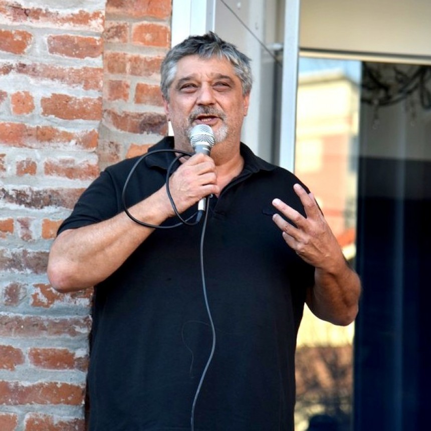 Ortega : Abella puede construir plazas porque de lo importante en Campana se ocupa el Gobernador