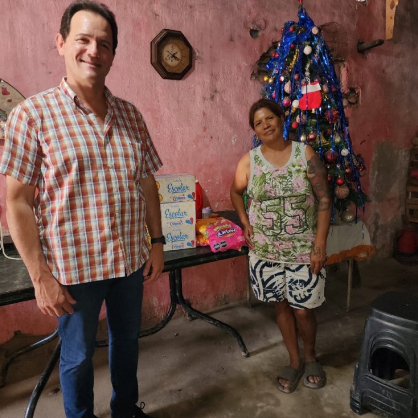 Chiche Lagar se une a la solidaridad navideña llevando donaciones a los comedores en los barrios