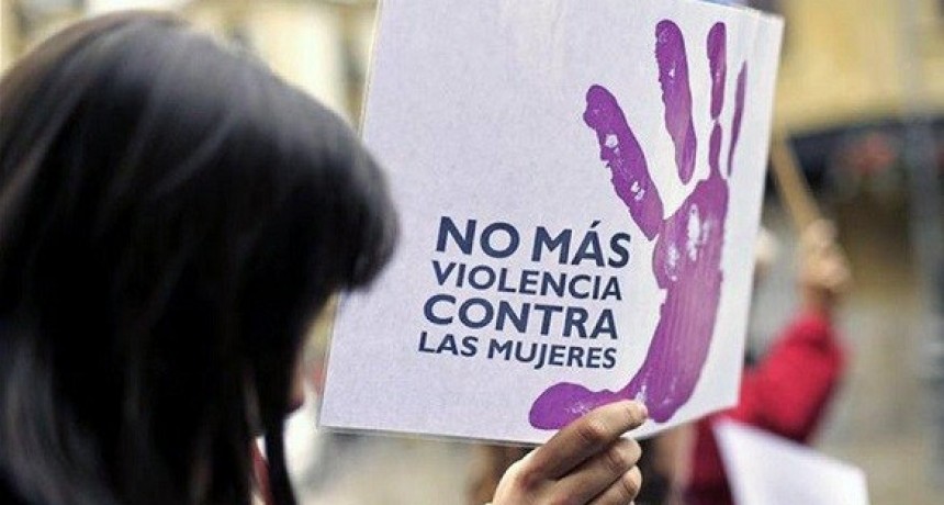 El Municipio piensa combatir la violencia de género destinando sólo $139 para cada mujer en la Ciudad